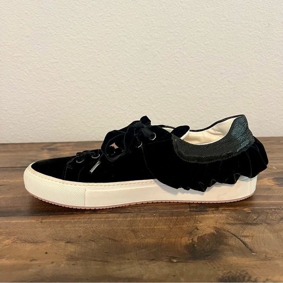 L’Autre Chose Made in Italy Black Ruffled Velvety Lace-Up Sneakers Size 37/US 7 - Picture 8 of 13